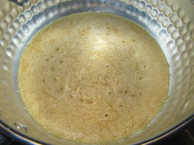 鱧の子の玉子じめの作り方,煮汁でひたひたまで煮る工程